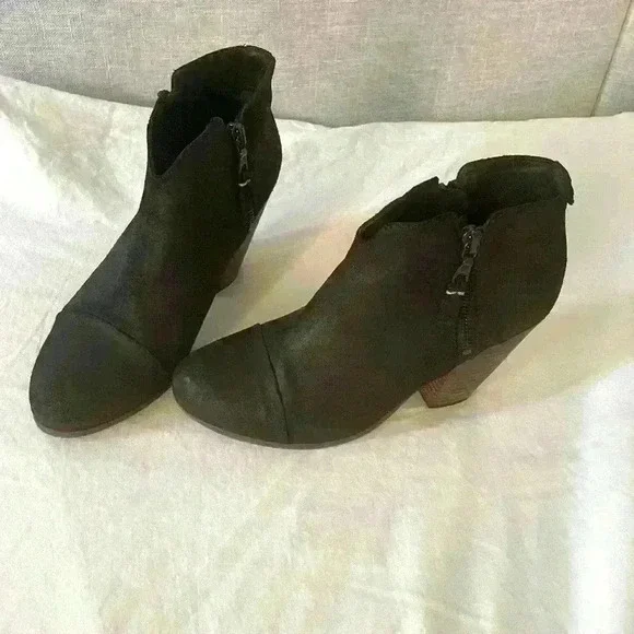 rag & bone Margot leather bootie black metal zip and brown heel. - Picture 2 of 6